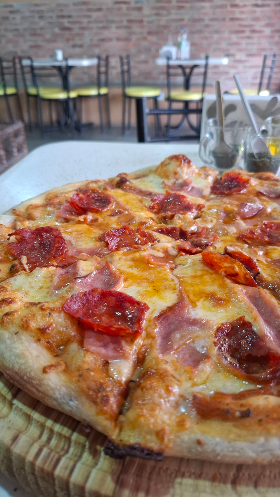 Delicious Pepperoni and Ham Pizza