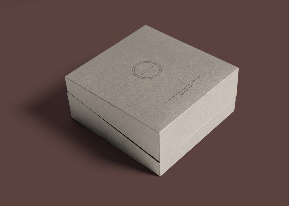 Free Luxury Gift Packaging Mockup - Freebies Mockup