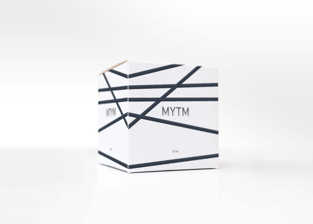 Free Ludo Shape Box Mockup - Graphicfolks