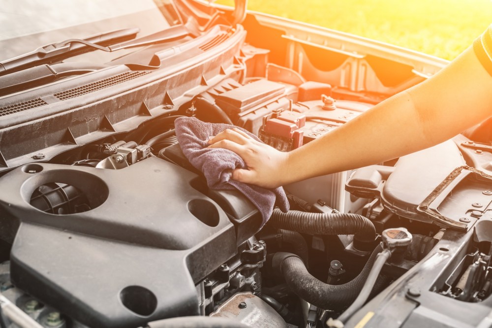 Hand cleaning engine