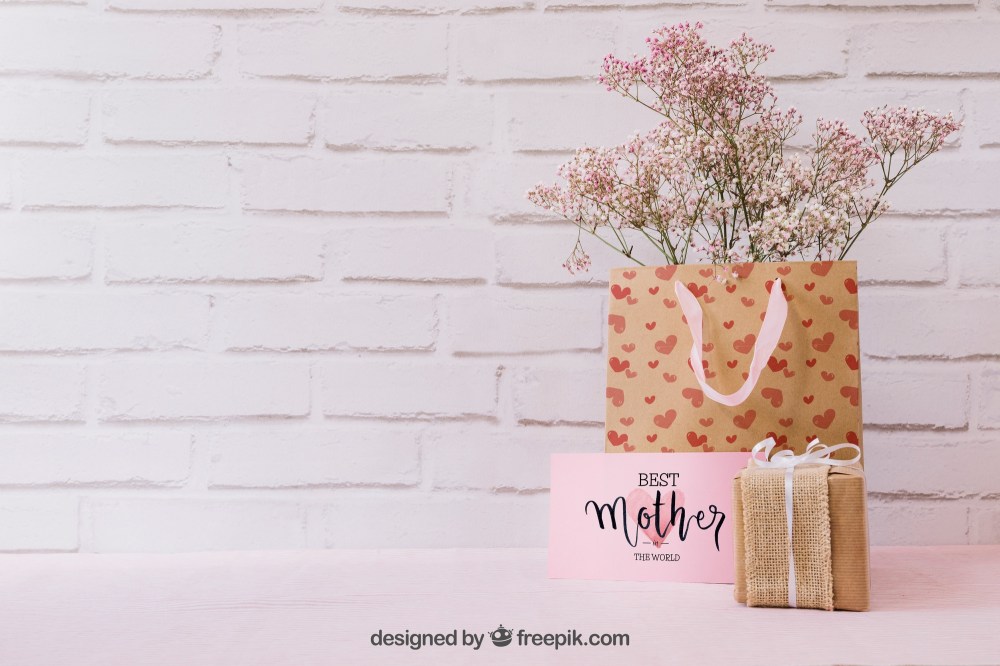 Mothers day mockup with presents and copyspace