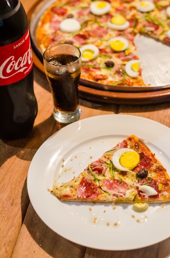 1-piece Sliced Pizza in White Ceramic Plate