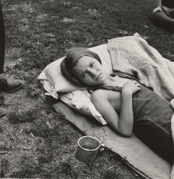 1935 - Sick migrant child. Washington, Yakima Valley, Toppenish
Photographer - Dorothea Lange