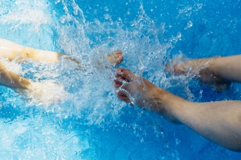 2 Person Playing Water