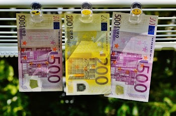 200 Euro Between 500 Euro