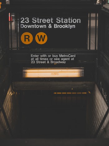 23 Street Station Down &amp; Brooklyn