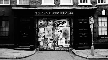 33 S.schwartz 33 in Grayscale Photography