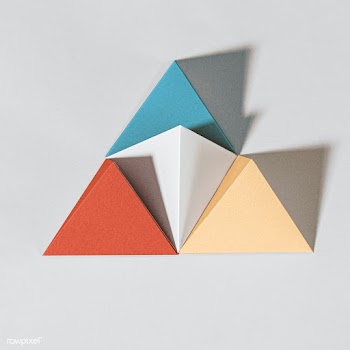 3D colorful pyramid paper craft on a gray background | Free  photo - 2341239