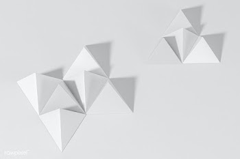 3D gray pyramid paper craft on a gray background | Free  photo - 2341891