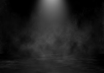 3d grunge room interior with spotlight and smoky atmosphere background Free Photo