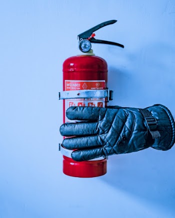 a can of ice and fire / day 19 🏁/ 365 Photo Challenge

Instagram @weiding22