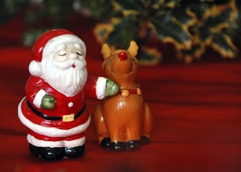 A Christmas Table by Elaine | Free Photo - rawpixel