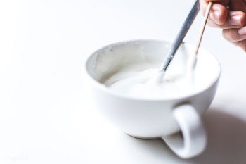 A cup lemon icing for gingerbread | Free public domain photo - 447647