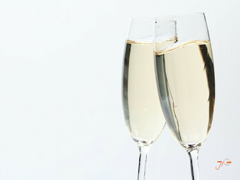 A Guide for Saying 'Cheers' in France — JP Linguistics