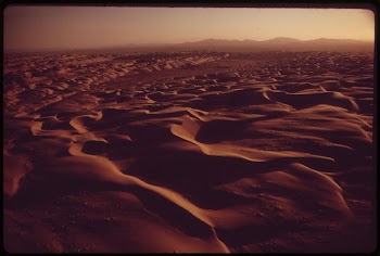 A hundred-mile ribbon of sand | Free Photo - rawpixel