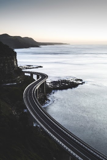 A long elevated road along | Free Photo - rawpixel