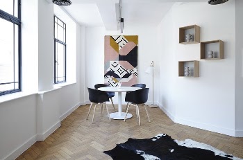 A minimal creative room with a round | Free Photo - rawpixel