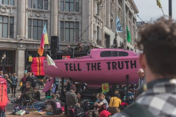 A series of photos taken during the protests against global warming. TELL THE TRUTH! 