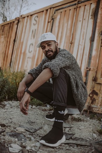 A shot taken by the talented Med Mhamdi (@nynomedmhamdi) featuring Oussema ‘YAK’ Chouchene (@oussema.chouchene) for Breakreate. 
www.thebreakreate.com