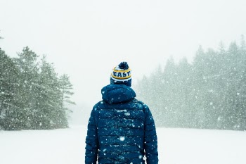 A storm looks chaotic from indoors, but in the woods, it’s calm, quiet and surreal. Had this place to myself for a skate through the forest, with nothing but the ice cracking through the valley to remind you that you’re standing on a lake of water.
