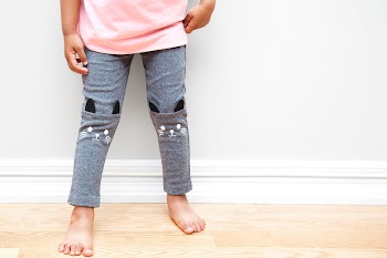 A toddler shows off her | Free Photo - rawpixel