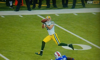 Aaron Rodgers throws perfect long pass, Jordy Nelson drops it ...