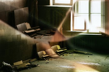Abandoned building with prism lens effect | Free stock photo | High Resolution image