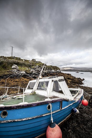 Abandoned fishing boat. Free public | Free Photo - rawpixel