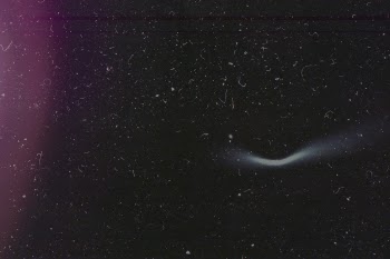Abstract cosmic dust with crack in the universe Free Photo