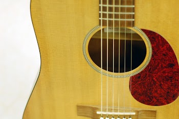 Acoustic_Guitar.jpg