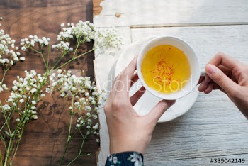 Aerial view of a hot safflower tea