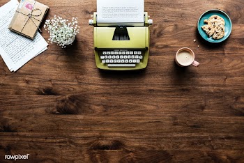 Aerial view of retro typewriter workspace con.. | Free stock psd mockup - 385028