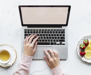 Aerial view of woman using | Free PSD Mockup - rawpixel