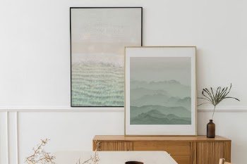 Aesthetic picture frames display close | Free Photo - rawpixel