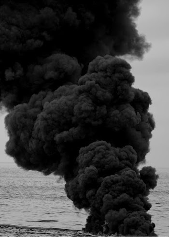 Aesthetics Smoke Black and white , black smoke transparent background PNG clipart