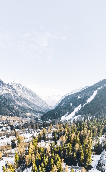 After a friend had a short trip here, I was intrigued by the place and decided to give it a try. Castel Savoia (in French Château Savoie) is an eighteenth-century villa in eclectic style located in Gressoney-Saint-Jean, in Valle d’Aosta, Italy.
