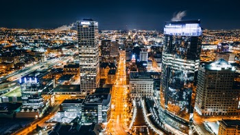 After visiting friends in Milwaukee as I frequently do, I was inspired to pull over and send the drone up to get a handful more shots. The city is rather underwhelming in comparison to the urban behemoths that populate the country, but its somewhat understated manner has succeeded in preserving its shoreline in a beautiful way.