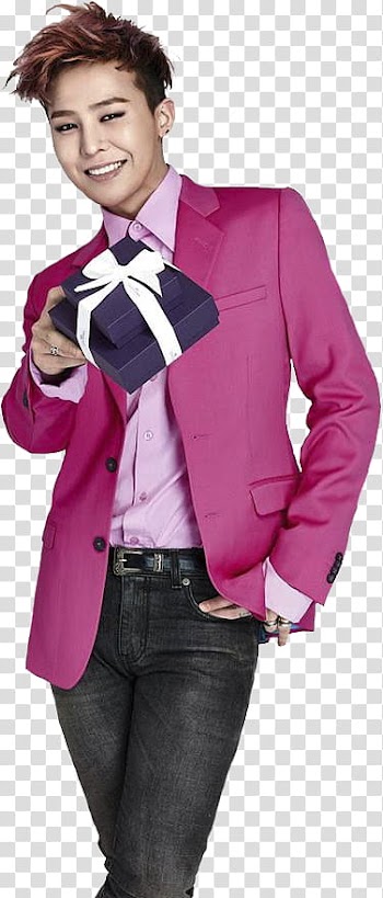 All my GD s, BIGBANG G-Dragon holding purple gift box transparent background PNG clipart