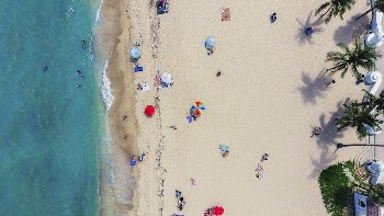 An aerial shot of tourists | Free Photo - rawpixel