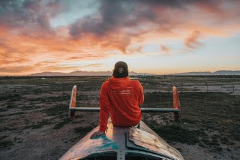 An EPIC birthday trip needs an EPIC ending! To end the day, we stopped by an abandoned airport in Arizona and caught the most amazing sunset! Enjoy the beauty above!