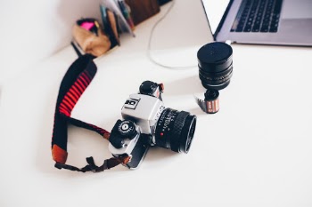 Analog Photo Camera – Leica R7 from 1994