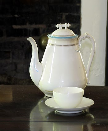 antique_teapot.jpg