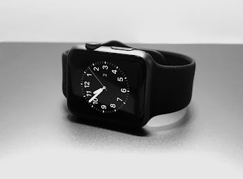 Apple Watch at 10:52