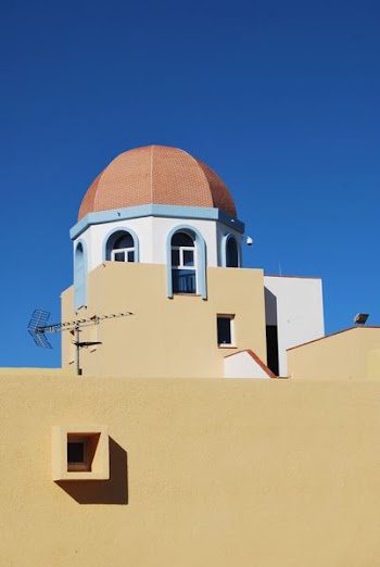 architectural photography of building