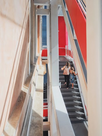 Architectural Photography of Gray and White Stair