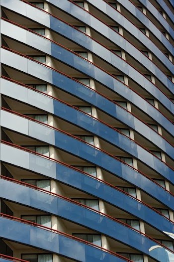 architectural photography of white and gray concrete building