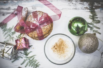 Assorted Christmas Bauble And Cookies