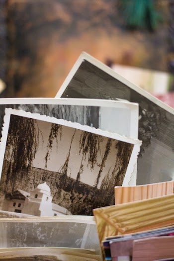 Assorted-color Photo Lot