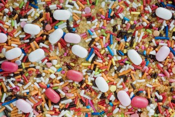 Assorted-color Sprinkles With White and Pink Candy Capsules