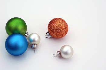 ASSORTED_ORNAMENTS.jpg